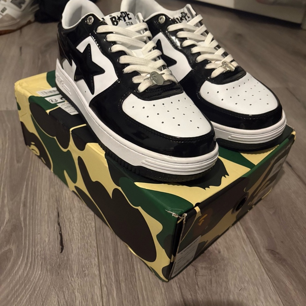 Black and White Bapestas